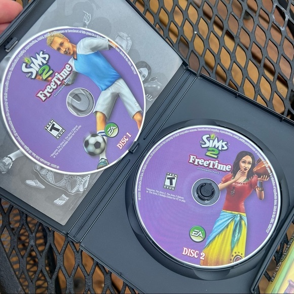 The Sims 2 Freetime & Family fun stuff - Picture 2 of 4